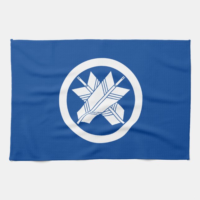 Intersecting arrows in circle tea towel (Horizontal)