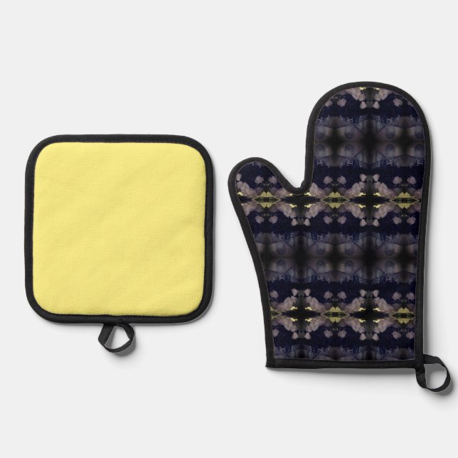 Intertwining Rose Petals  Oven Mitt & Pot Holder Set (Front)