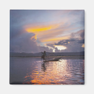 Intha fisherman leg rowing boat fishing with net magnet