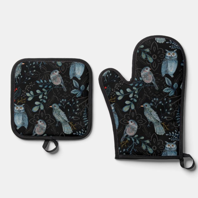 Intricate  floral and paisley  pattern  oven mitt & pot holder set (Front)