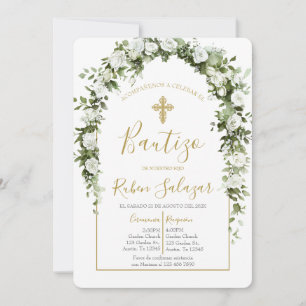 Invitación de bautismo con arco y flores blancas invitation