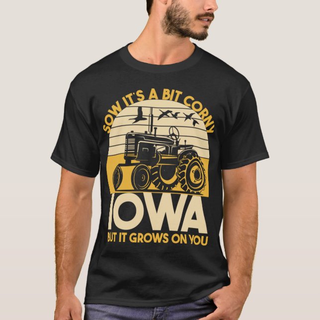 Iowa American Farmer Midwest Corn Retro Sunset Tra T-Shirt (Front)