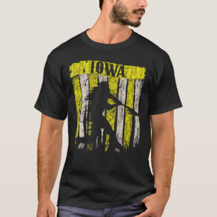 Iowa Baseball Player Vintage Distressed USA State  T-Shirt