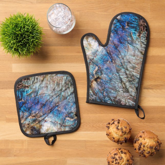 Iridescent Depths Oven Mitt & Pot Holder Set (Top Down)