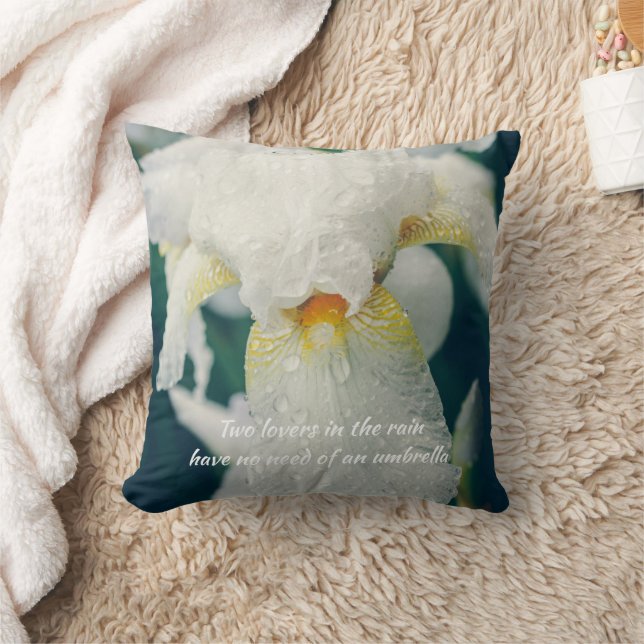 Iris with water droplets cushion (Blanket)