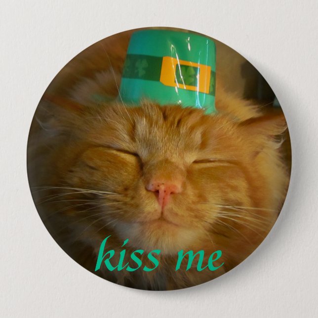 Irish Leprechaun Cat wants kiss 10 Cm Round Badge (Front)