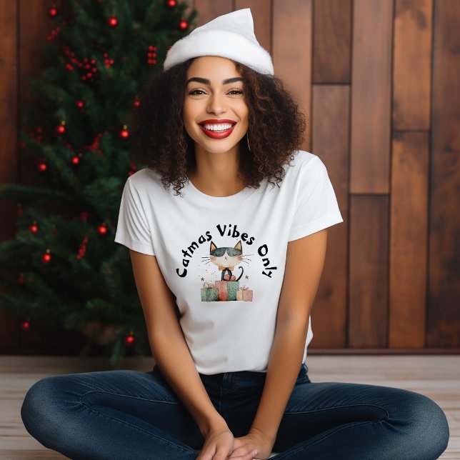 Ironic cats mum new year red T-Shirt (Creator Uploaded)