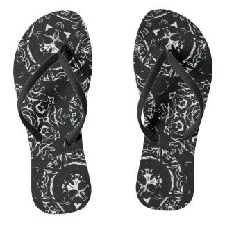 Isla De La Muerte - Skull Bandanna Print Flip Flops