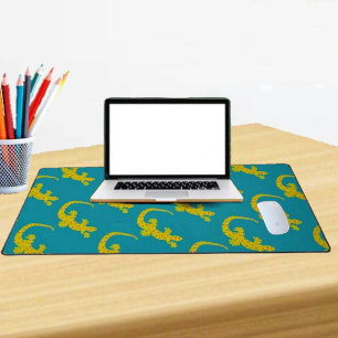 Island Gecko  Desk Mat