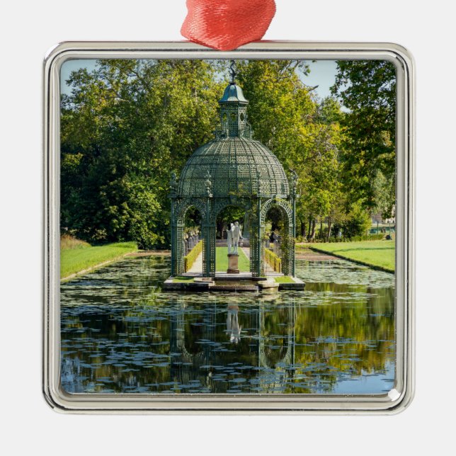 Island of Love in the Chateau de Chantilly Metal Tree Decoration (Front)
