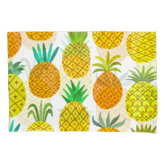 Isolated Pineapple: Vintage Seamless Pattern. Pillowcase