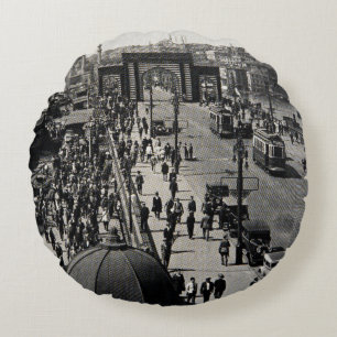 ISTANBUL, TURKEY - CIRCA 1900's :Vintage cityscap Round Cushion