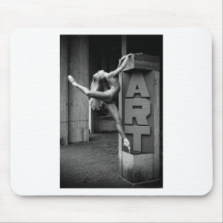 it dances! mouse mat