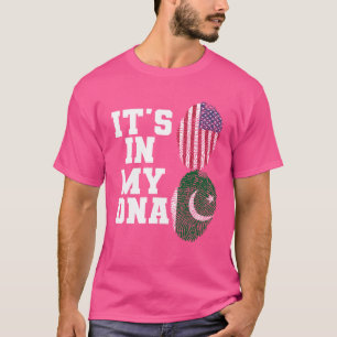 It s In My DNA Pakistan flag USA flag Pakistani wi T-Shirt