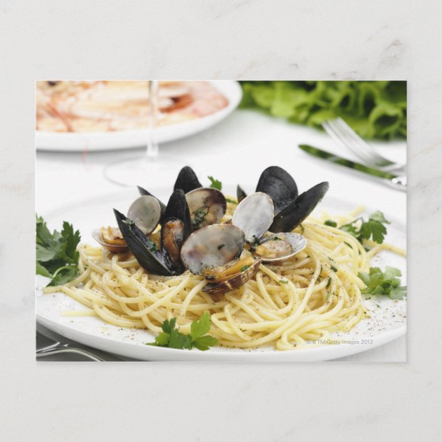 Italian cuisine. Spaghetti alle vongole. Postcard (Front)
