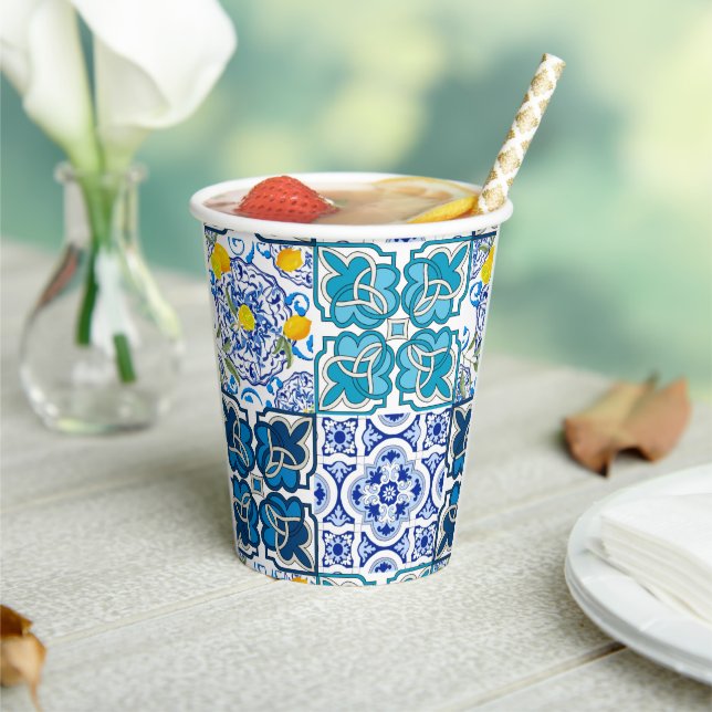 Italian style  ,vibrant           paper cups (Insitu)
