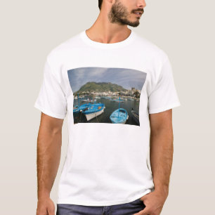 ITALY, Campania, (Bay of Naples), ISCHIA, FORIO: 2 T-Shirt