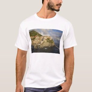 Italy, Cinque Terre, Manarola. Village on cliff. T-Shirt