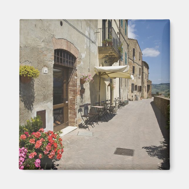 Italy, Tuscany, Pienza. Outer walkway around Magnet (Front)