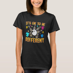 It's OK to Be Different Autism Support Bowling Des T-Shirt