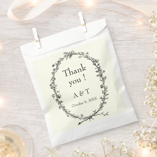 Ivory chic wedding rustic wreath  favour bags (Clipped)