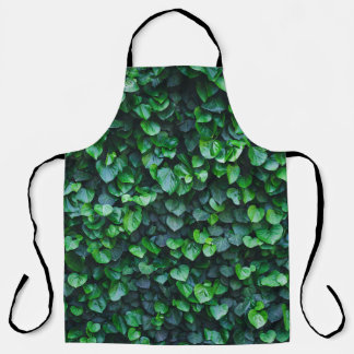 Ivy green wall: natural surface. apron
