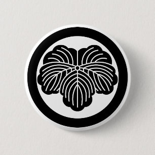 Ivy leaf in circle 6 cm round badge