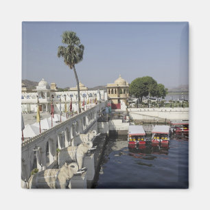 Jag Mindar Palace, Lake Pichola, Udaipur, India. Magnet