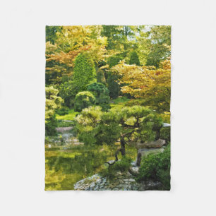 Japanese Garden - Traditional Aesthetic Fleece Blanket
