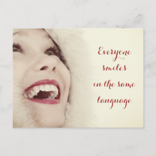 Jeder lächelt in derselben Sprache Postcard