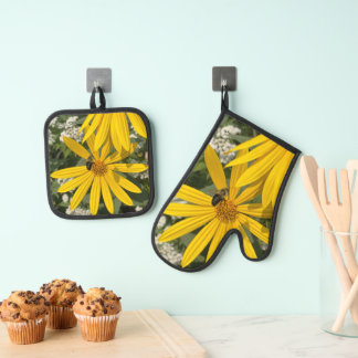 Jerusalem Flower With Bee Oven Mitt & Pot Holder Set