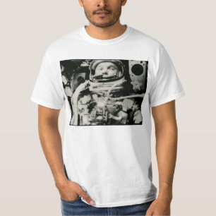John Glenn On The Historic Flight Of Friendship 7 T-Shirt