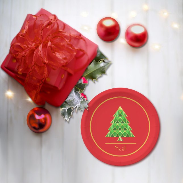 Joyoux Noel Red and Green Round Paper Plate (Creator Uploaded)