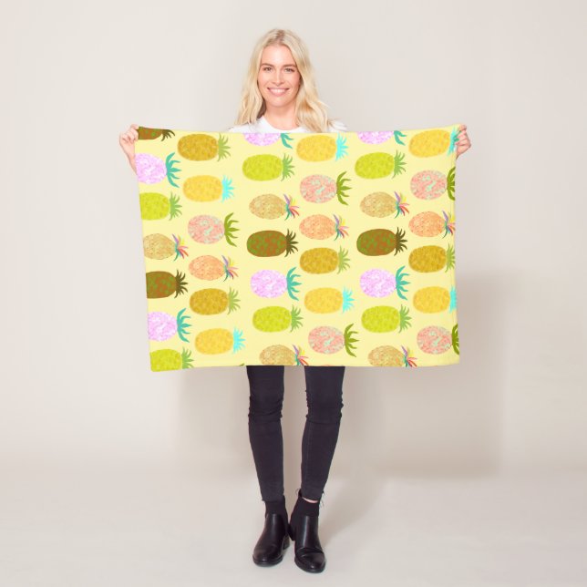 Juicy Pineapple Pattern Fleece Blanket (In Situ)