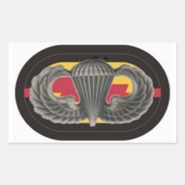Jump Wings on 1st Bn RANGER Oval Stickers (Front)