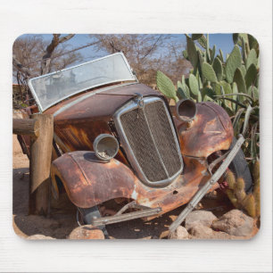 Junk car mouse mat