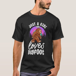 Just A Girl Who Loves Bigfoot Kawaii Sasquatch Gir T-Shirt