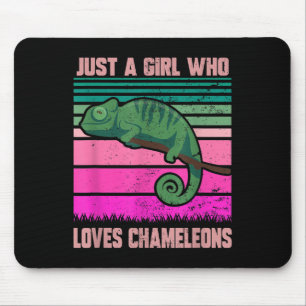 Just A Girl Who Loves Chameleons Funny Quote Lizar Mouse Mat