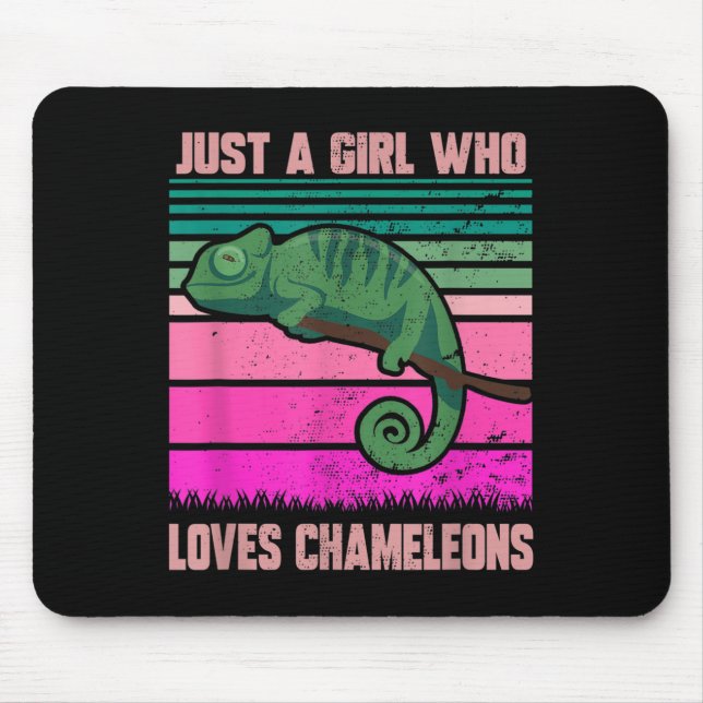 Just A Girl Who Loves Chameleons Funny Quote Lizar Mouse Mat (Front)