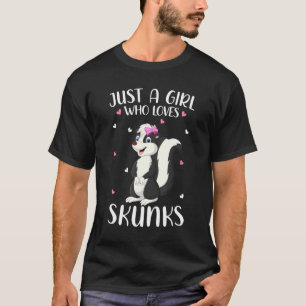 Just A Girl Who Loves Skunks For Women Girl Kids T-Shirt