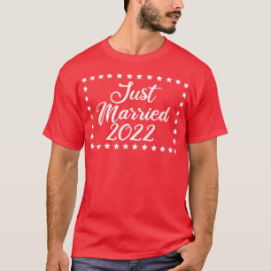 Just Married 2022 Couples Honeymoon Husband Wife k T-Shirt