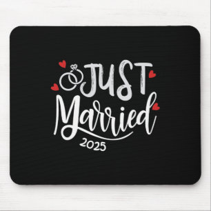 Just Married 2025 - Bride And Groom Wedding Rings Mouse Mat