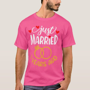 Just Married 5 Years Ago Funny 5th Wedding Anniver T-Shirt