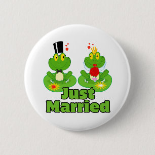 just married bride and groom froggy frogs 6 cm round badge