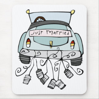 Just married car dragging cans mouse mat