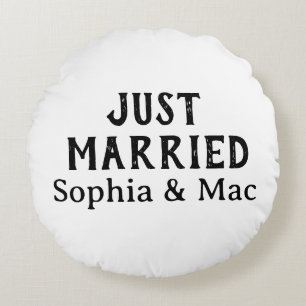 Just Married Simple Stylish Modern Minimal Black  Round Cushion