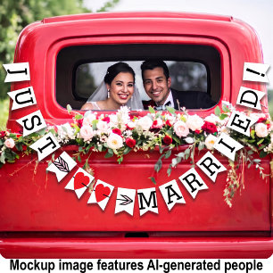 JUST MARRIED, Two Red Hearts And Arrow Bunting