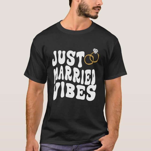 Just Married Vibes Retro Groovy Wavey Newly Maried T-Shirt (Front)