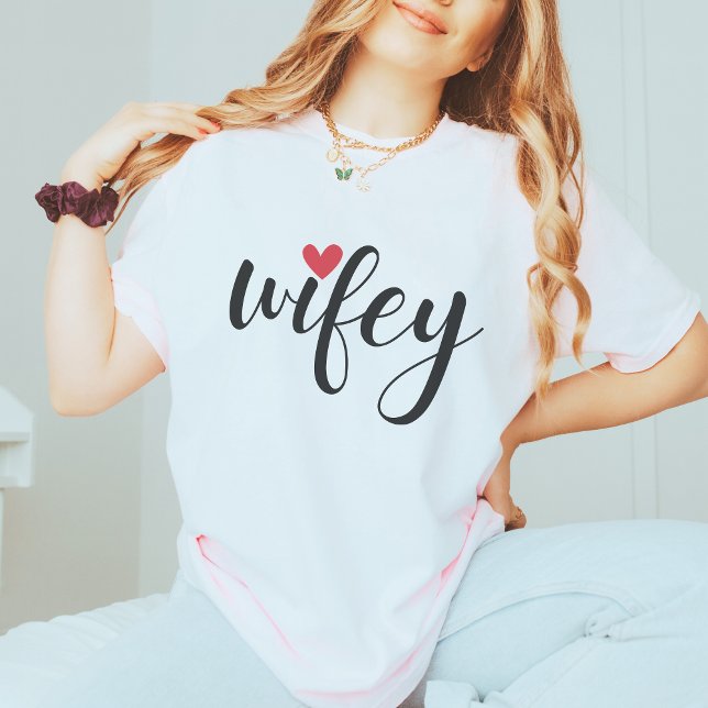 Just Married Wifey Modern Elegant simple Script T-Shirt (Creator Uploaded)