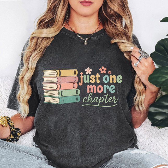 Just One More Chapter Retro Bookworm T-Shirt (Creator Uploaded)